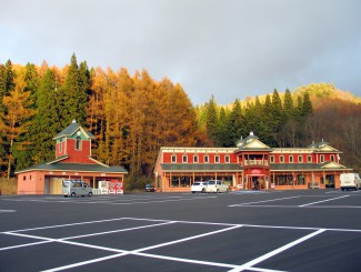 銀山大型駐車場